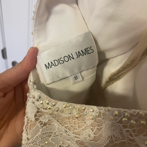 Gorgeous white lace dress - Picture 6 of 7